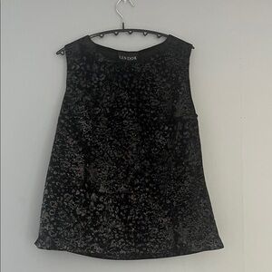 Woman’s Lindor Small Black Sleeveless Blouse